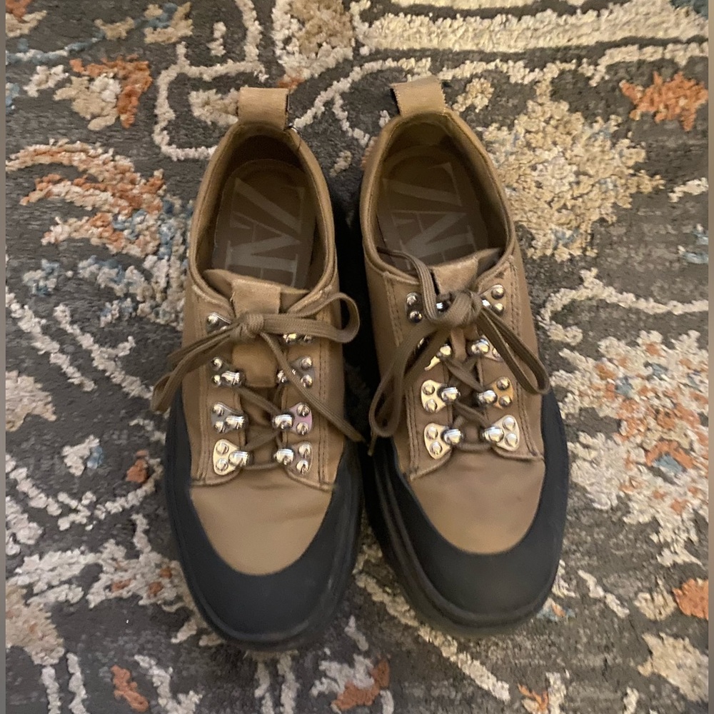 zara low heel hiking shoes